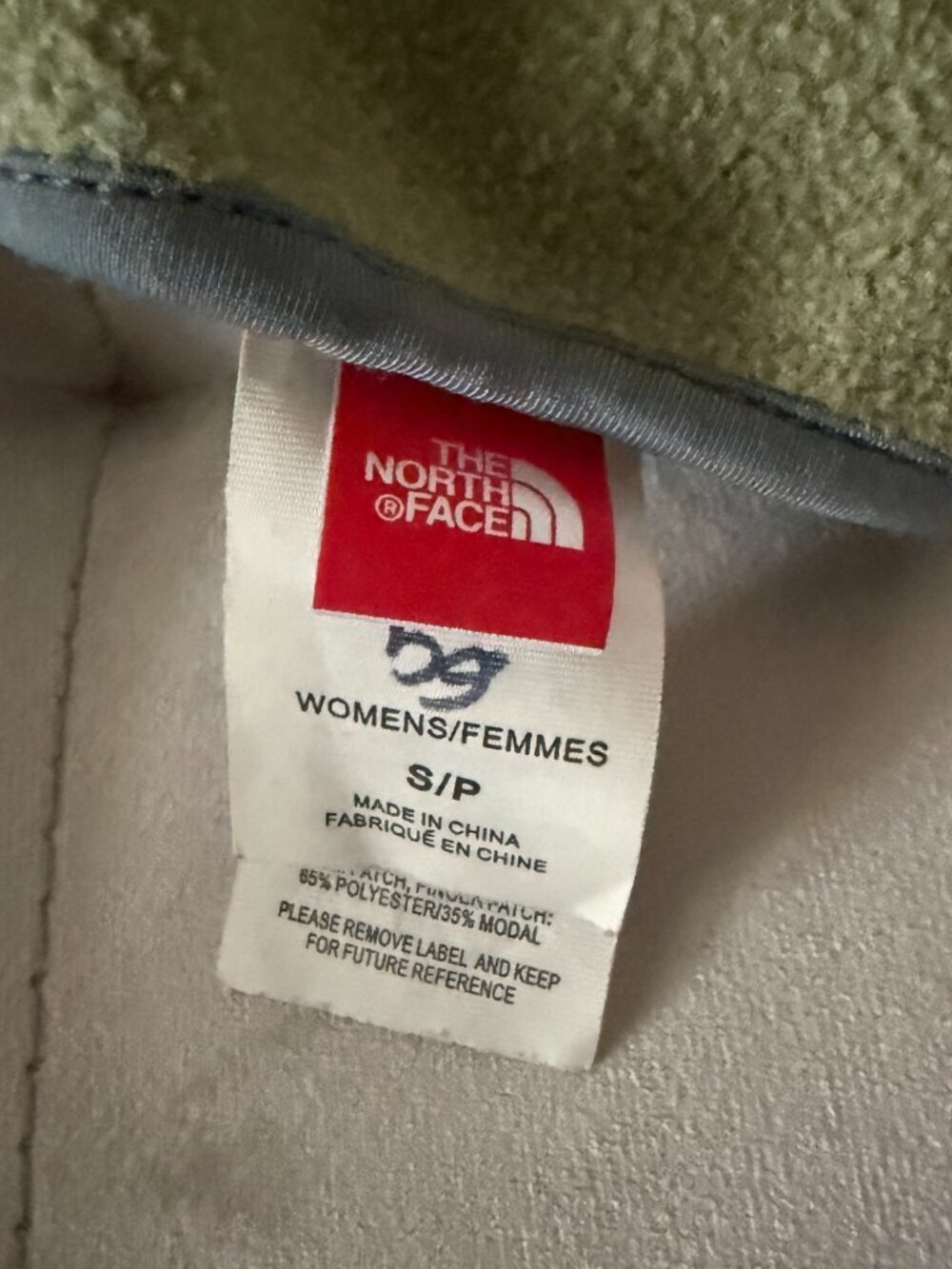 TOP The North Face Women’s Green Fleece Gloves & Cable Knit Beanie Hat Set S/P - Picture 7 of 8